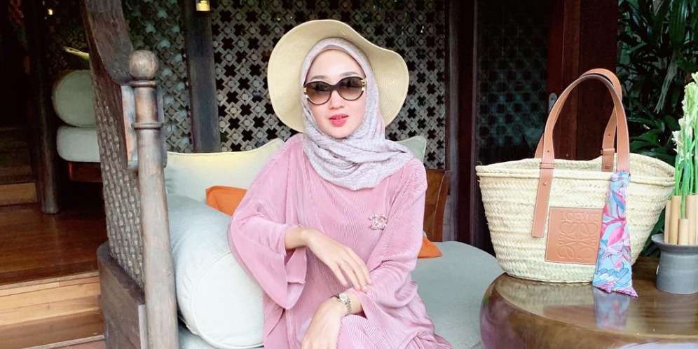 5 gaya fashion hijab ramadhan ala dian pelangi