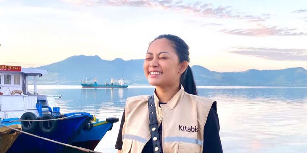 Kasih Bantuan ke NTT, Rachel Vennya Rela Ngemper di Pesawat
