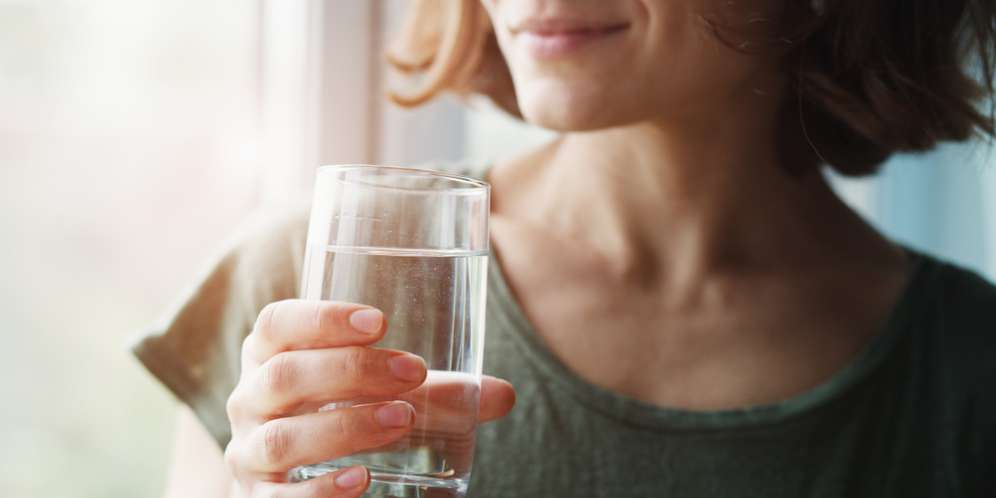 Ternyata Ini Manfaat Minum Air Putih Sebelum Vaksinasi Covid-19