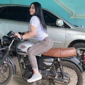 Pamer Bisa Pakai Baju Ukuran Kecil, Anisa Bahar Dinyinyirin