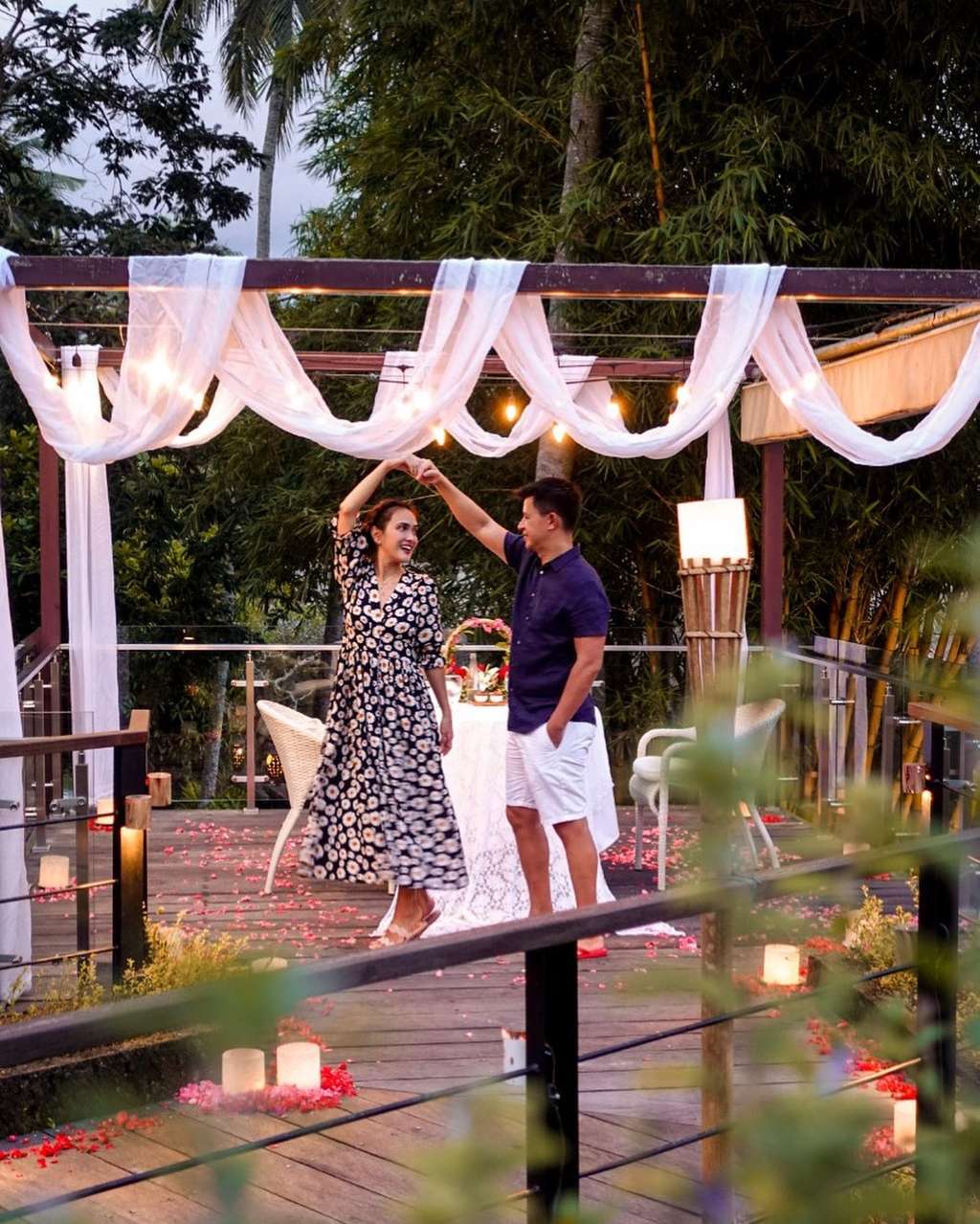 Diisukan Cerai, Inilah 9 Potret Romantis Shandy Aulia