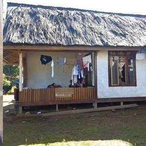 Dulu Kaya Raya, Intip 6 Potret Kondisi Rumah Mandra di Kampung, Sederhana Beratapkan Daun!