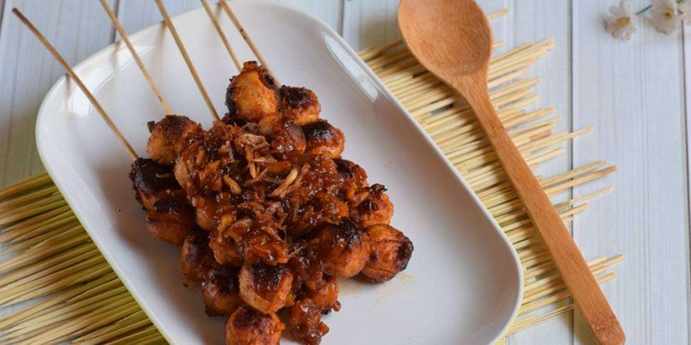 Sedapnya Bakso Bakar Pedas, Camilan Pas di Musim Hujan