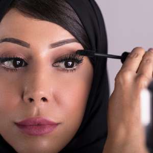 Tutorial Makeup untuk Hangout Agar Riasan Bebas Luntur Seharian