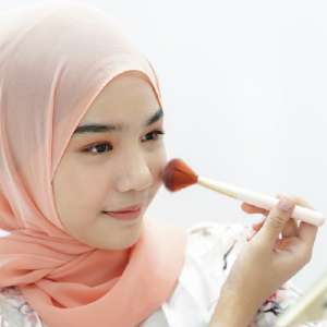 3 Tips Makeup Agar Tampil Lebih Percaya Diri