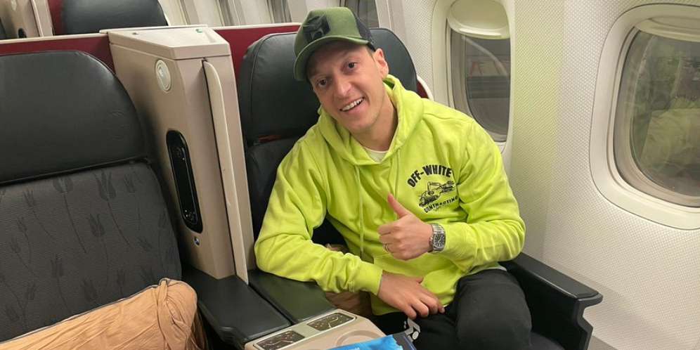 Mesut Ozil OTW Indonesia, Netizen +62 Beri Komentar Kocak: Bang Jangan Mau Kalau Diajak Podcast Sama