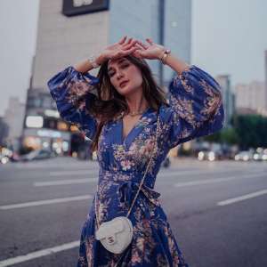 Unggahan Luna Maya Bareng Bintang Single Inferno Moon Se Hoon Bikin Heboh