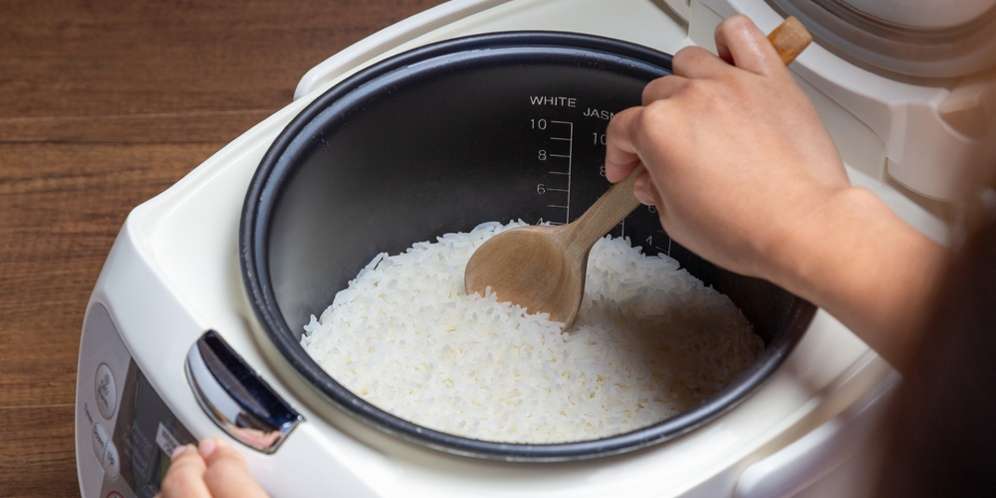 Trik Memasak Nasi Anak Kos agar Tidak Cepat Basi dan Terbuang