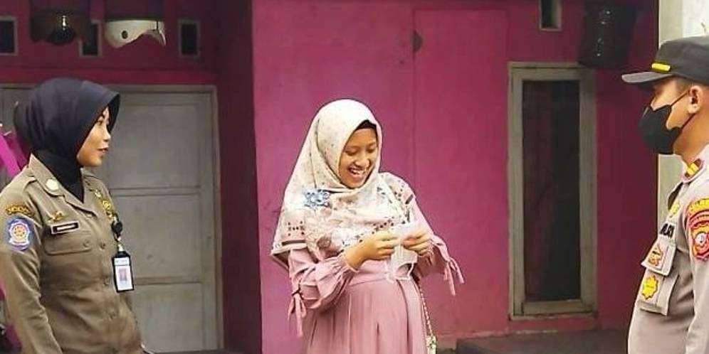 Ibu Hamil Mengidam Naik Mobil Polisi, Petugas Langsung Ajak Keliling