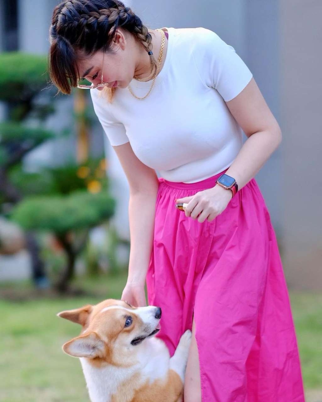 10 Adu Gaya Ayu Dewi VS Denise Chariesta yang Disebut Pelakor, Lebih Berkelas Istri Sah?
