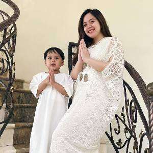 Lucunya Putra Tasya Kamila, Bawa Kipas Angin Besar ke Sekolah