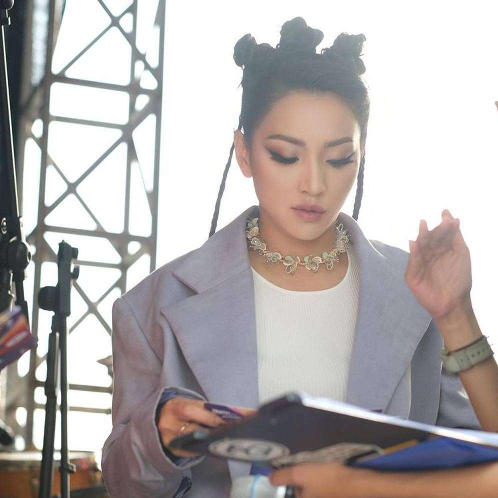 Hesti Razon Hesti Purwadinata Dirias Mirip Wanita Jepang, Dipuji 'Makin Berusia ...