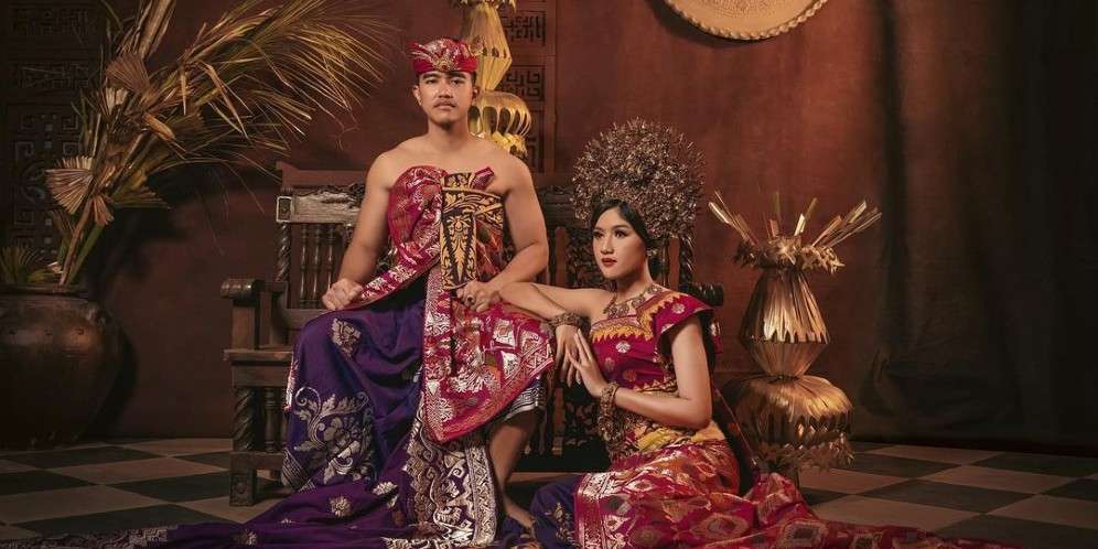 Pesona Kaesang dan Erina Berbalut Pakaian Adat Bali Kala Foto Prewedding