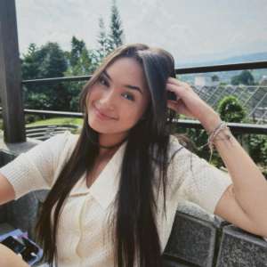 Caitlin Halderman Beli Bubur Ayam Isinya Bikin Ngakak