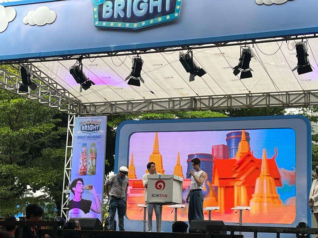 Sambil Main Lato-lato, Bright Vachirawit Ajak Penggemar Indonesia ke ...