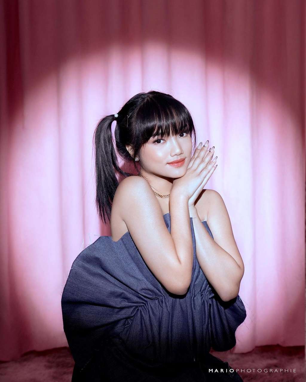 Dirias Shining Makeup dan Rambut Pony Tail, Fuji Dipuji Mirip Lisa ...