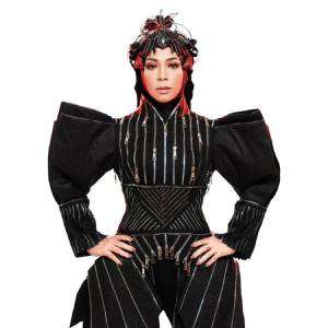 Potret Terbaru Melly Goeslaw yang Nyaris Tak Dikenali!