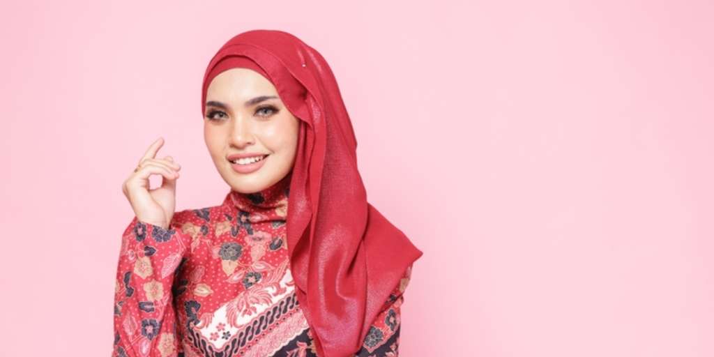 Tepi Eyeshadow Sulit Dibaurkan? Atasi dengan Bedak Tabur