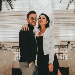 Potret Nikita Mirzani Dilamar sang Kekasih, Cincin Berlian Besar Jadi Sorotan