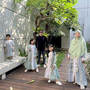 Bajunya Beda Sendiri Saat Lebaran, Desta Dikasihani Warganet