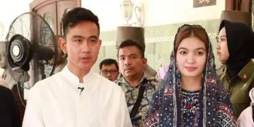 Gelar Open House, Gibran Rakabuming Kedatangan Cosplayer, Wajah Sang Istri Jadi Sorotan Gelar Open House, Gibran Rakabuming Kedatangan Cosplayer, Wajah Sang Istri Jadi Sorotan