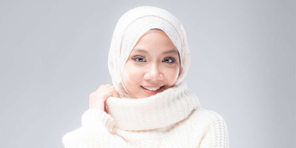 Samarkan Flek Hitam dengan 3 Produk Makeup
