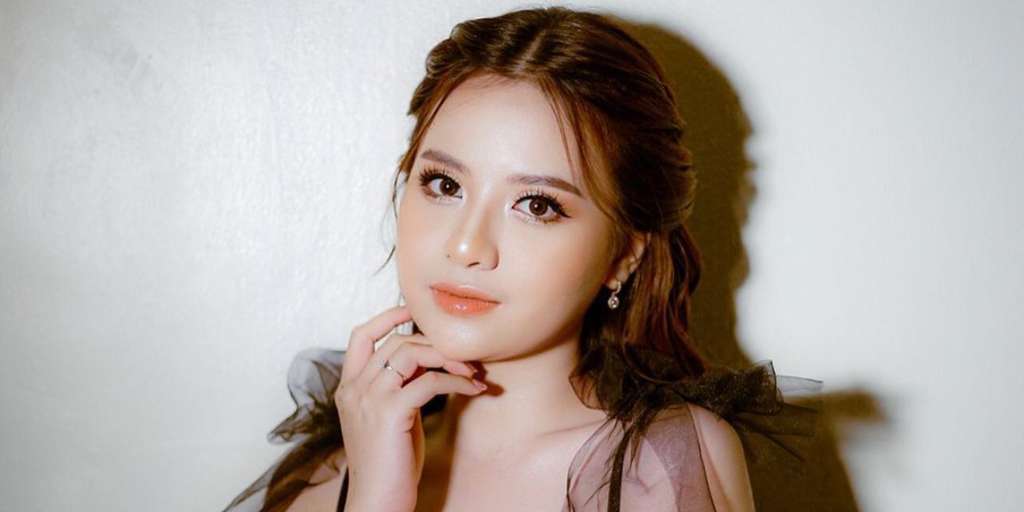 Anggi Riando Anggi Marito Glowing dengan Smooth Complexion, Tengok Makeupnya Yuk ...