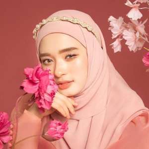 Inara Rusli Tampil Chic dengan Makeup Serba Peach, Warganet 'Song Hye Kyo Versi Indonesia'