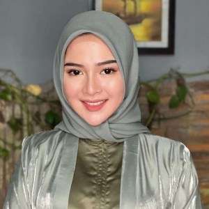 Jelang Nikah Dengan Denny Caknan, Bella Bonita Tampil Berhijab