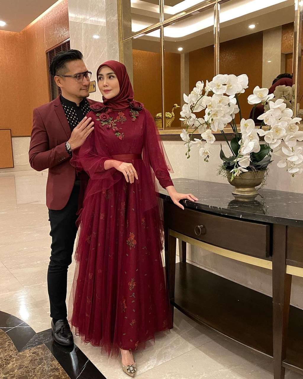 Potret Rumah Mewah Arie Untung yang Usung Desain Klasik Modern, Elegan dan Cozy Banget!