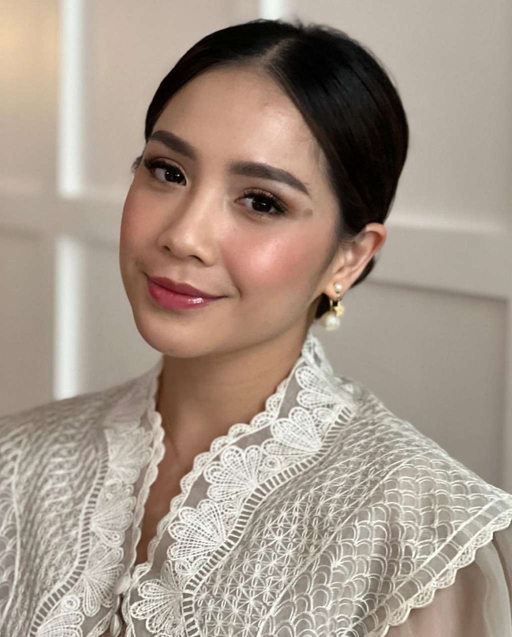 Caca Rijab Style Hijab Simpel Caca Tengker, Tambah Anggun dengan Makeup Soft ...