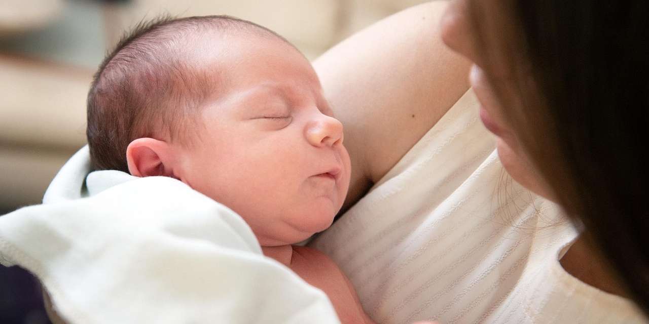 5 Tanda Awal Bayi Baru Lahir Yang Perlu Penanganan Cepat